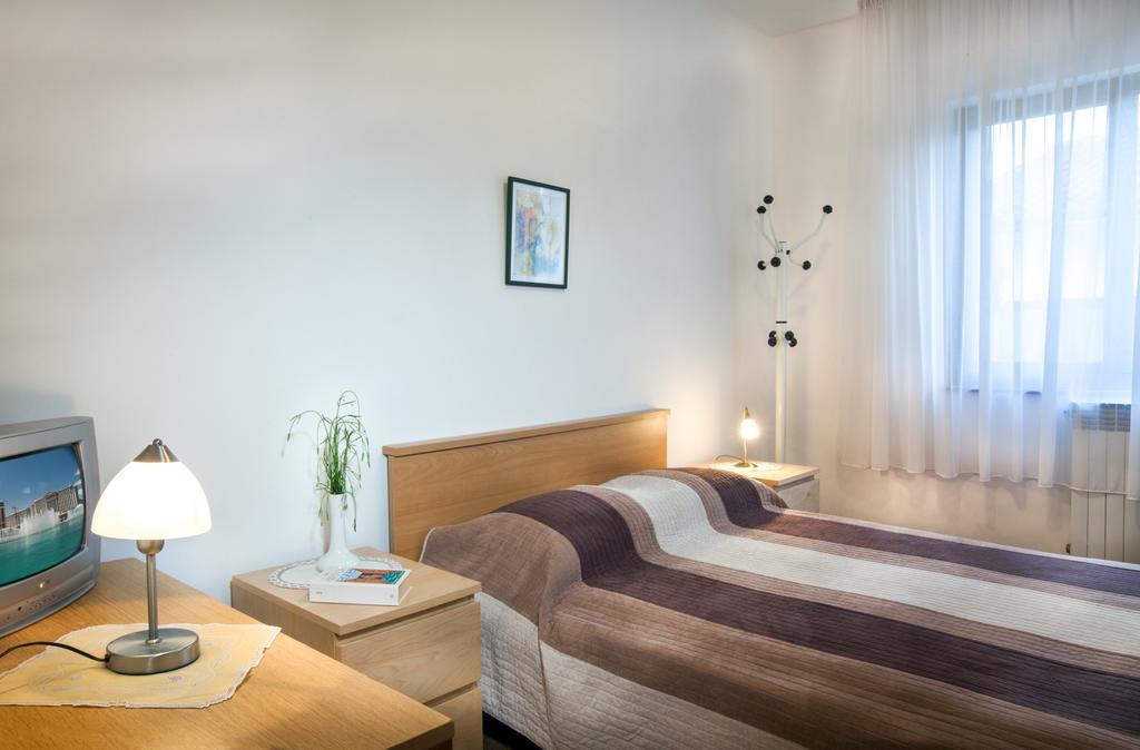 B&B Moderno Fazana Ruang foto