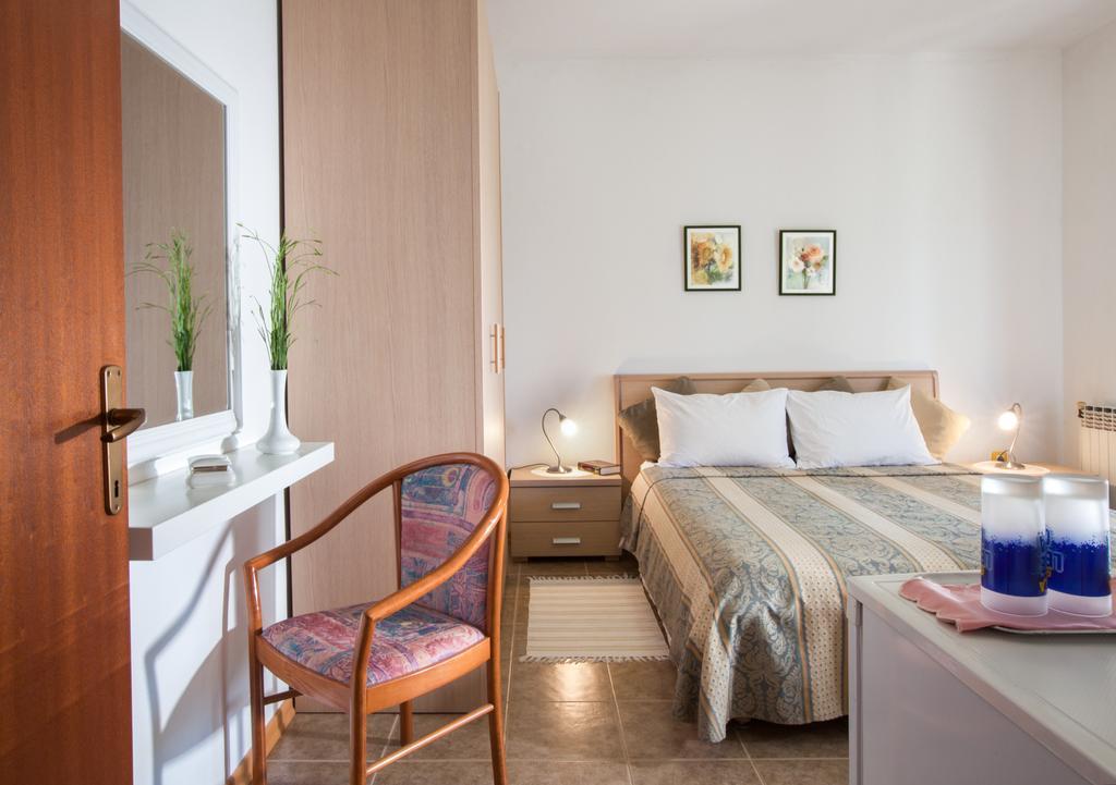 B&B Moderno Fazana Ruang foto